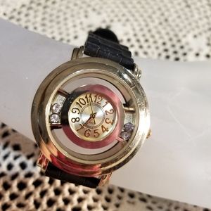 EUC Goldtone battery watch